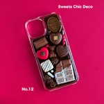 銀紙板チョコと赤ハートチョコのiPhone13.14ケース