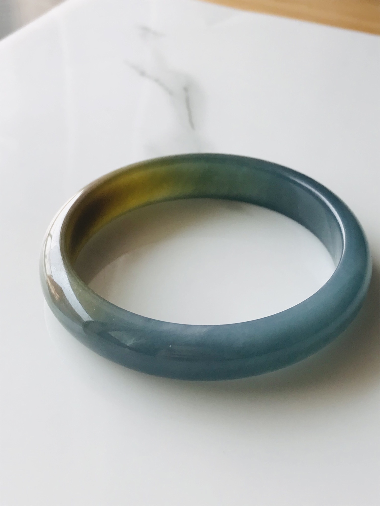 ジェイド　翡翠　ヒスイ　バングル　一点もの　希少　グアテマラ産　イエロー　ブルー56.5mm