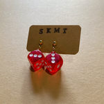 ハンドメイド 人気！サイコロイヤリング アクセサリー  赤色