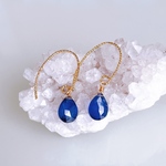 メルマガ掲載 《9月誕生石》 ブルーサファイア ドロップ ピアス　イヤリング 雫 14kgf 金属アレルギー対応　誕生日 プレゼント ギフト　しずく型　青　　こっくり　秋