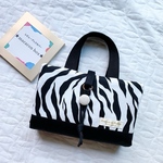 レビューブックカバー♡ 《大人気》ゼブラ🦓のレビューブックカバー　受注生産　看護師　管理栄養士　保健師　社会福祉士　その他のサイズもご相談ください✨