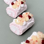 ミニチュア　桃のロールケーキ