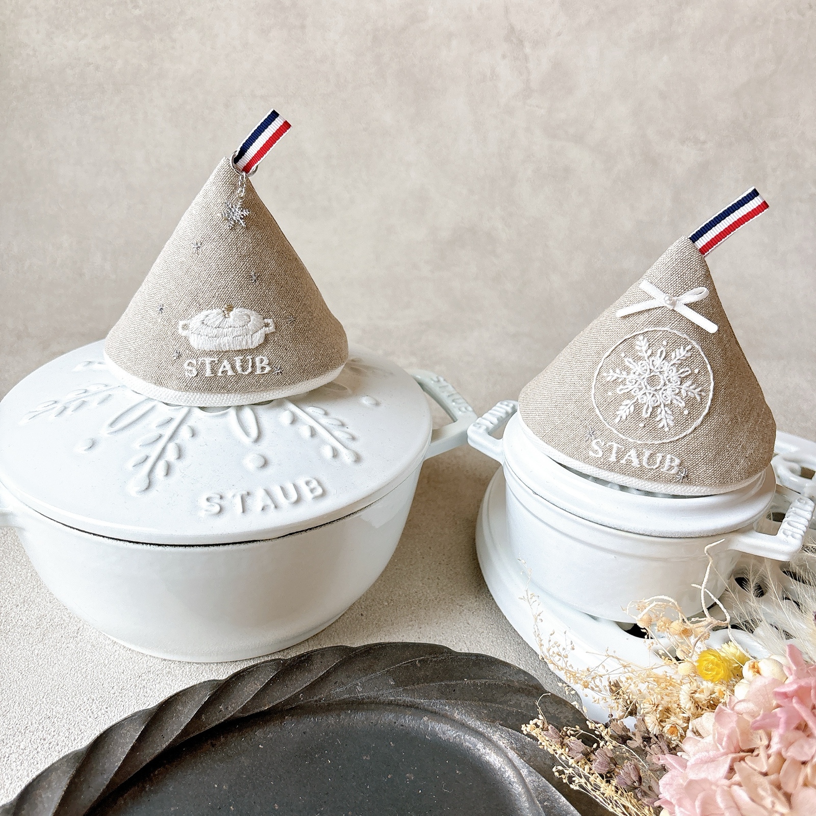 スノーフレークデザイン 三角鍋つかみ キッチンミトン ストウブに