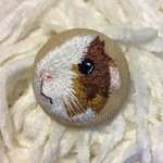 🐀【りょうこ様】ご注文品…モルモット刺繍ブローチ