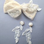 ブライダルセット　インド刺繍リボンのヘアアクセサリー&耳飾り（ピアス/イヤリング）