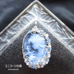 メノウカメオ（青）ペンダント（ワイヤージュエリー☆ワイヤーアクセサリー☆ワイヤーラッピング天然石ネックレス☆KuthumistyleⓇ☆クツミスタイル）