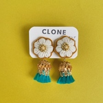 【インド刺繍】お花とフリンジくるくるタッセルのイヤリング