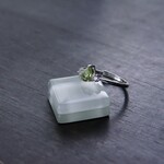 ペリドット　ペアシェイプサイドCZリング　SILVER925　