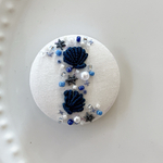 ビーズ刺繍くるみボタン（ヘアゴム/ブローチ）
