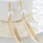 ゴールドフェザー＆コットンパールのシンプルピアス＆イヤリング [071]