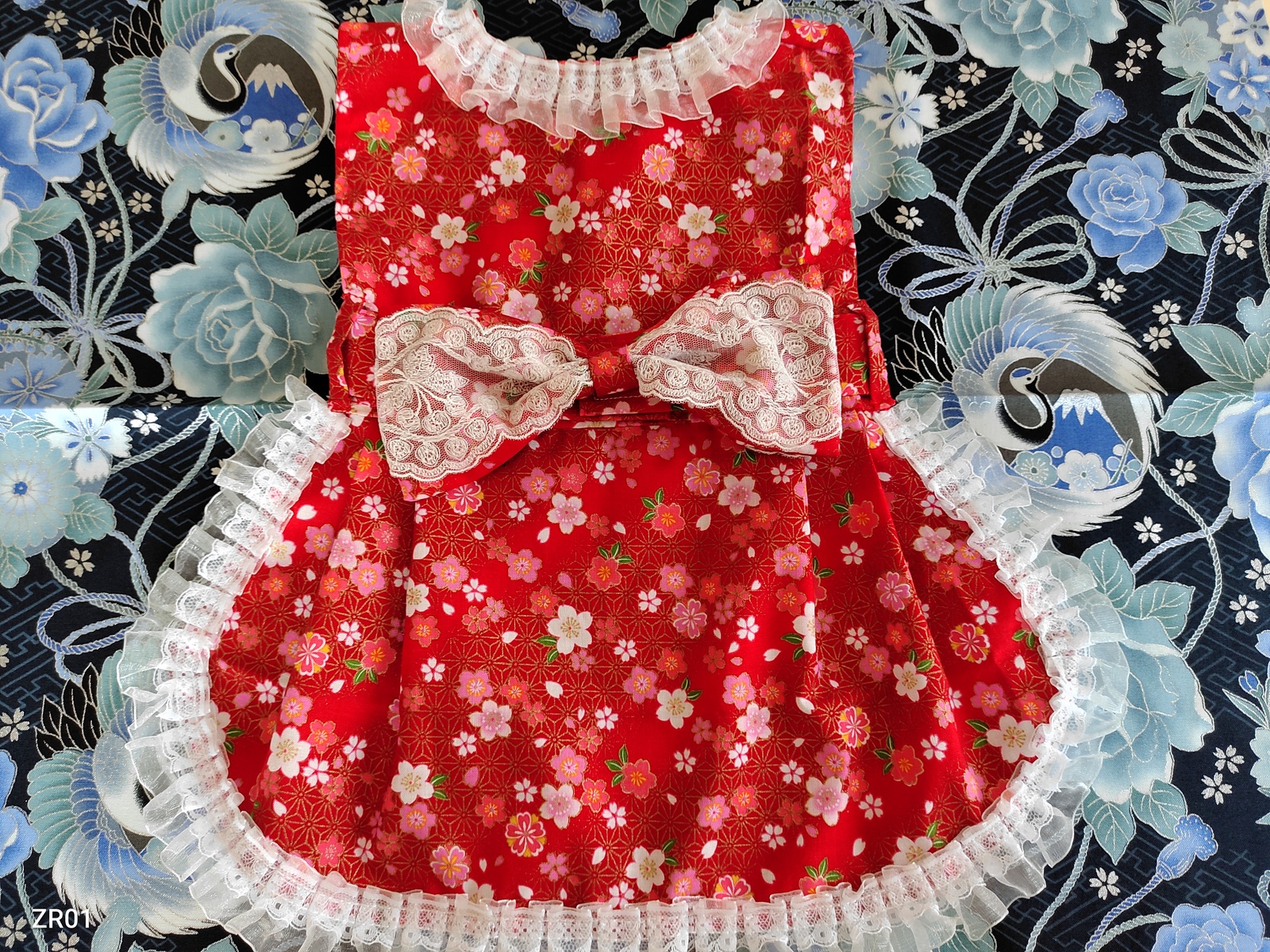 鶴の親子刺繍(額入り) - KAZUIMA'S GALLERY | minne 国内最大級
