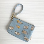 スマートキーも一緒に入れられる！ポーチ型キーケース（箱入りにゃんこ柄 くすみブルー）