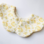 シワになりにくい スムースニットの花びらスタイ ミモザ コットン100% /よだれかけ 360° もくもく まんまる 出産祝い  ベビースタイ