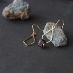 jewel　ガーネットと真鍮のピアス◼pivo◼2181