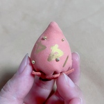 【一点物】デシ入り　革いちごのチャーム　＊トロピカルピンク＊