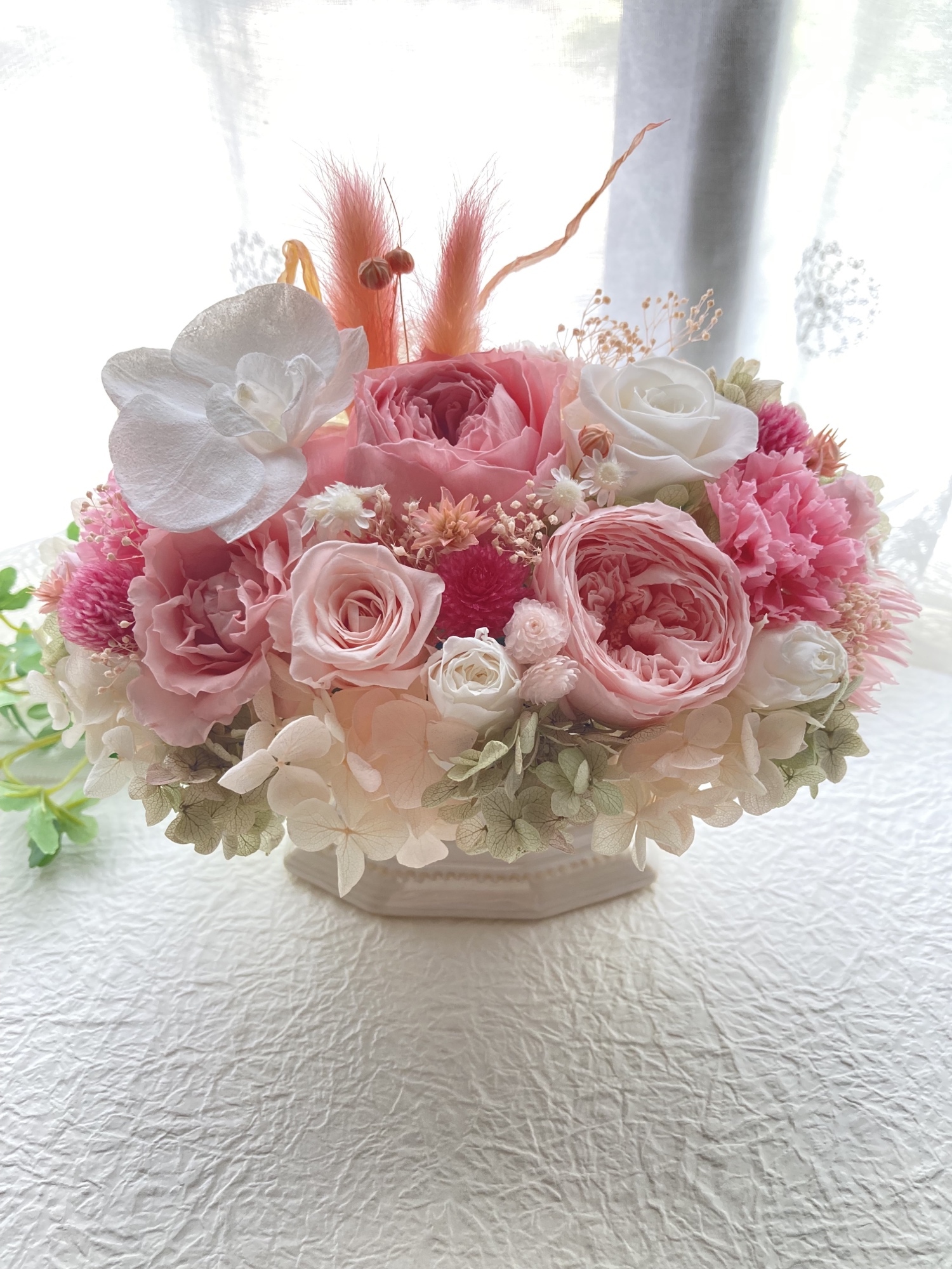 豪華プリザーブドフラワーの胡蝶蘭大輪バラ パステルピンク系アレンジ 誕生日プレゼント インテリア雑貨 敬老の日ギフト母の日ギフト 結婚新築開店祝い 還暦祝い
