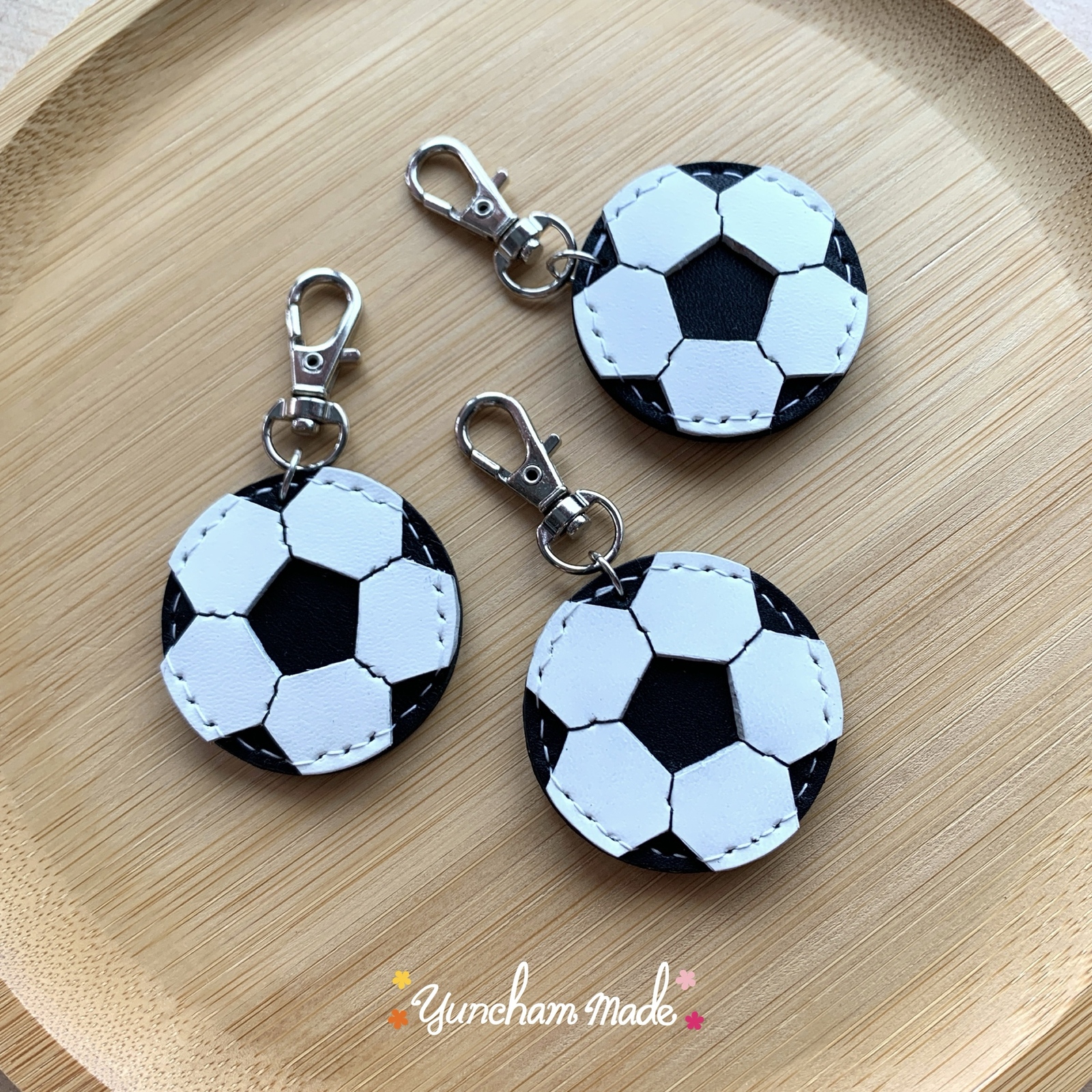 ハンドメイドネーム入りサッカーキーチェーン Amazon.co.jp: [Howork] キーホルダー サッカー 4個セット キー