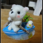 ＊ボートを漕ぐしろくまくん　置物＊
