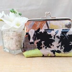 リアル牛が可愛すぎるぅ♡がま口　小銭入れや小物入れに🐄　 ハンドメイド　cow　牛柄　プレゼントにも　がま口ポーチ