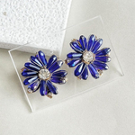 Flower ／ガラス ガラスフラワー 結婚式 成人式 お呼ばれ 大人かわいい キラキラ 大ぶりピアス 大ぶりアクセサリー 大ぶり 大ぶりイヤリング 