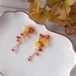 紅葉（もみじ）のピアス（イヤリング）