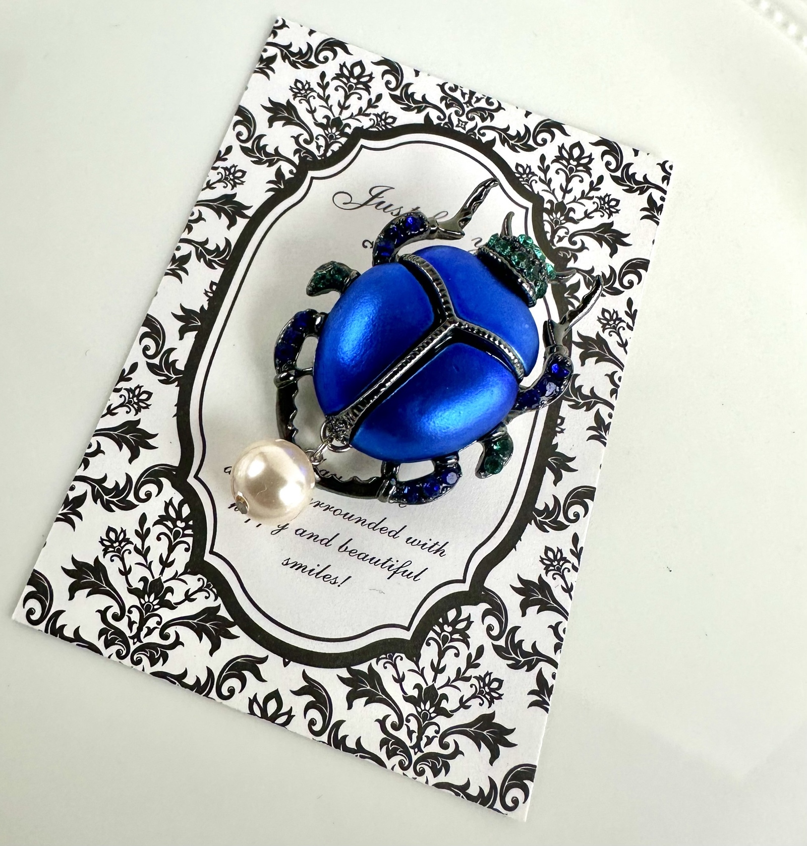 とっても綺麗なサファイアブルーのスカラベのブローチ - RIKUANDKANO