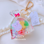 ねずみちゃんのCandy巾着キーホルダー　ハンドメイドレジン　キーホルダー　ハンドメイドキーホルダー　シャカシャカキーホルダー　シャカシャカ　シェイカー　くま　キャンディ　ドロップ　キャンディバッグ