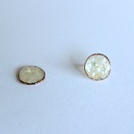 丸型レジン○ほんのり薄い黄色のノンホールイヤリング（ピアスも可）