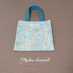 四角いトートバッグ(クールなミントグリーンの花柄）