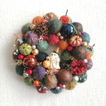 カラフルでほっこり☆毛糸玉のハロウィンリース(オバケ②)