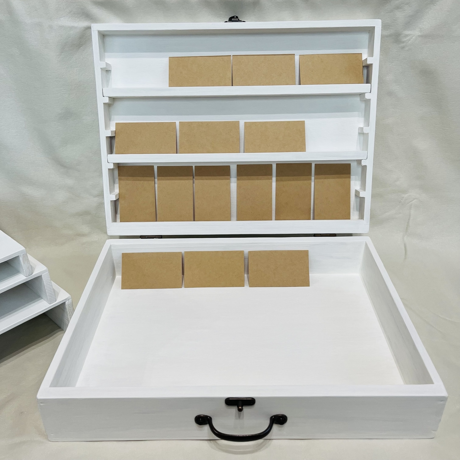 木製トランク（40×30）と3段棚什器／ディスプレイ - FANTASY'S