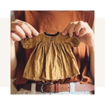 リネンの配色スタンドカラーワンピース〈ブラウン〉