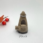 ドアと階段のついたお家風リングスタンド(ブラックドア)　陶器の指輪スタンド　珍しいインテリア