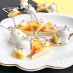 【送料込】さつまいものクレームブリュレタルトとおばけマシュマロのボールチェーン