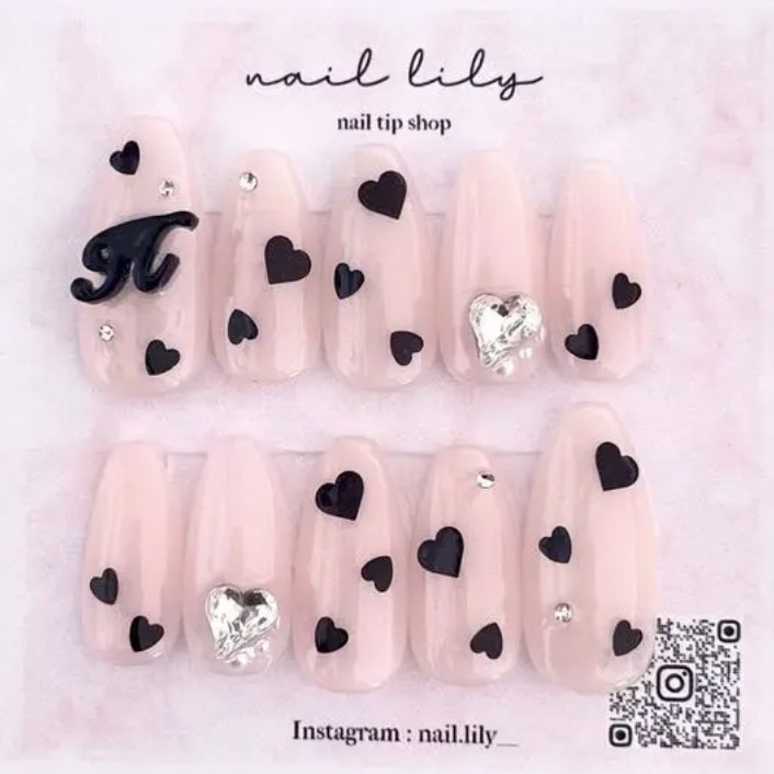 ハート ストーン イニシャル ネイルチップ - Lily.shop | minne byGMO 