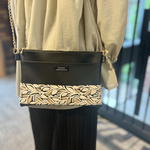 【受注制作】［white］インド刺繍リボン　合皮　フェイクレザー　横型スマホショルダーバッグ　スマホポシェット　ショルダーバッグ