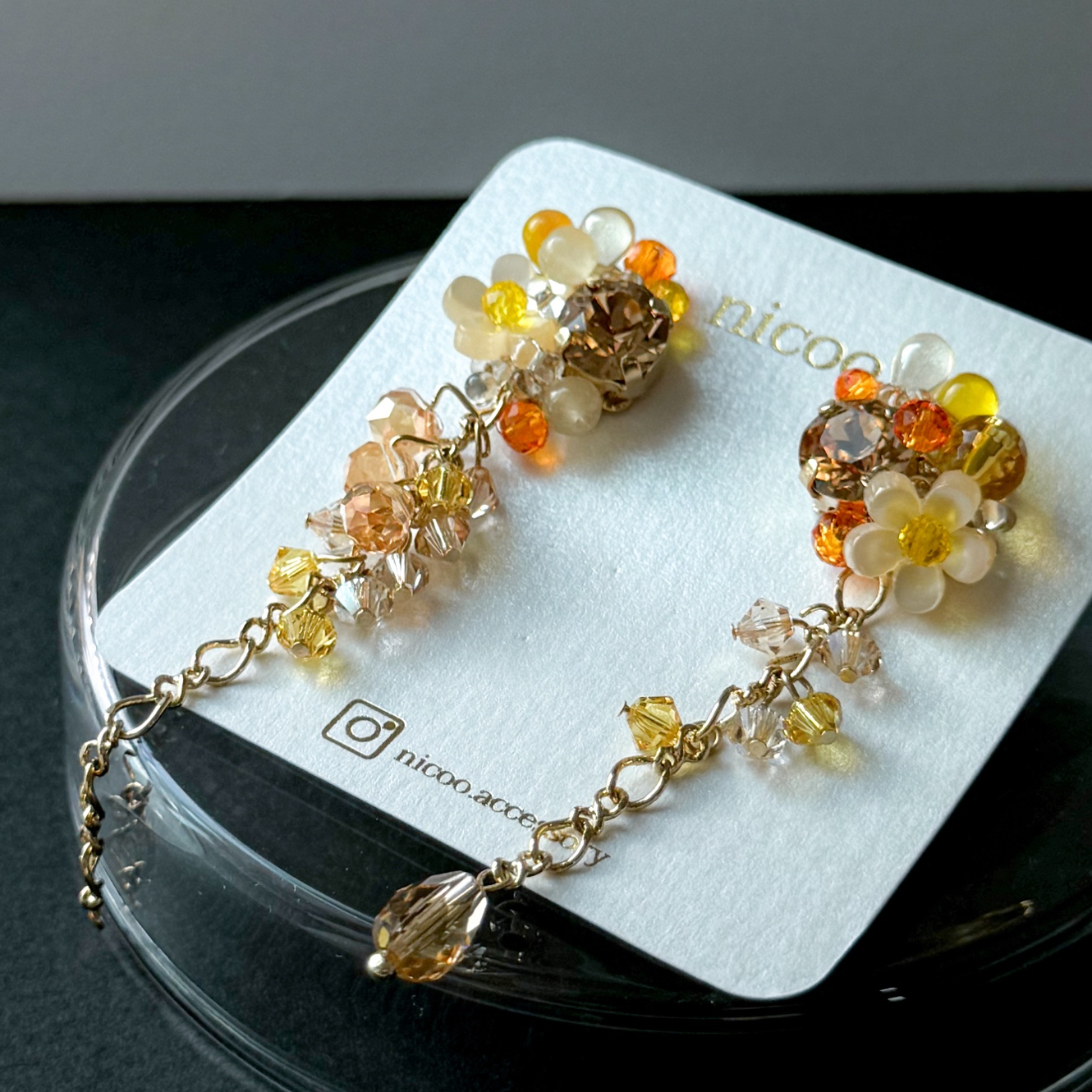 金木犀ロングピアス　サージカルステンレス　揺れるピアス　贈り物　ギフト　秋　お花