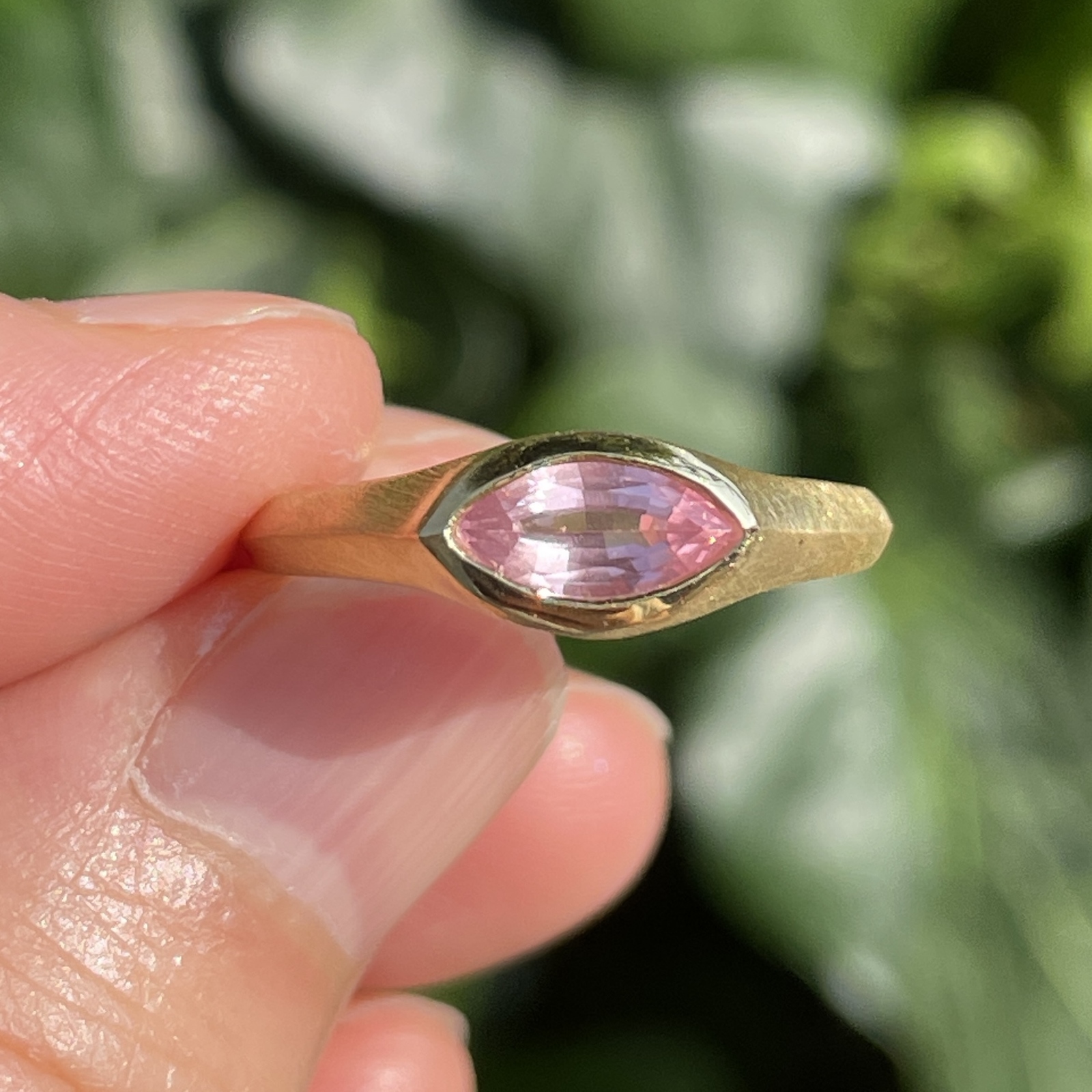 ピンク　スピネル　マーキスカット　0.57ct　変形印台　シルバーSV925リング