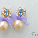 ブルーアイのビジューピアス