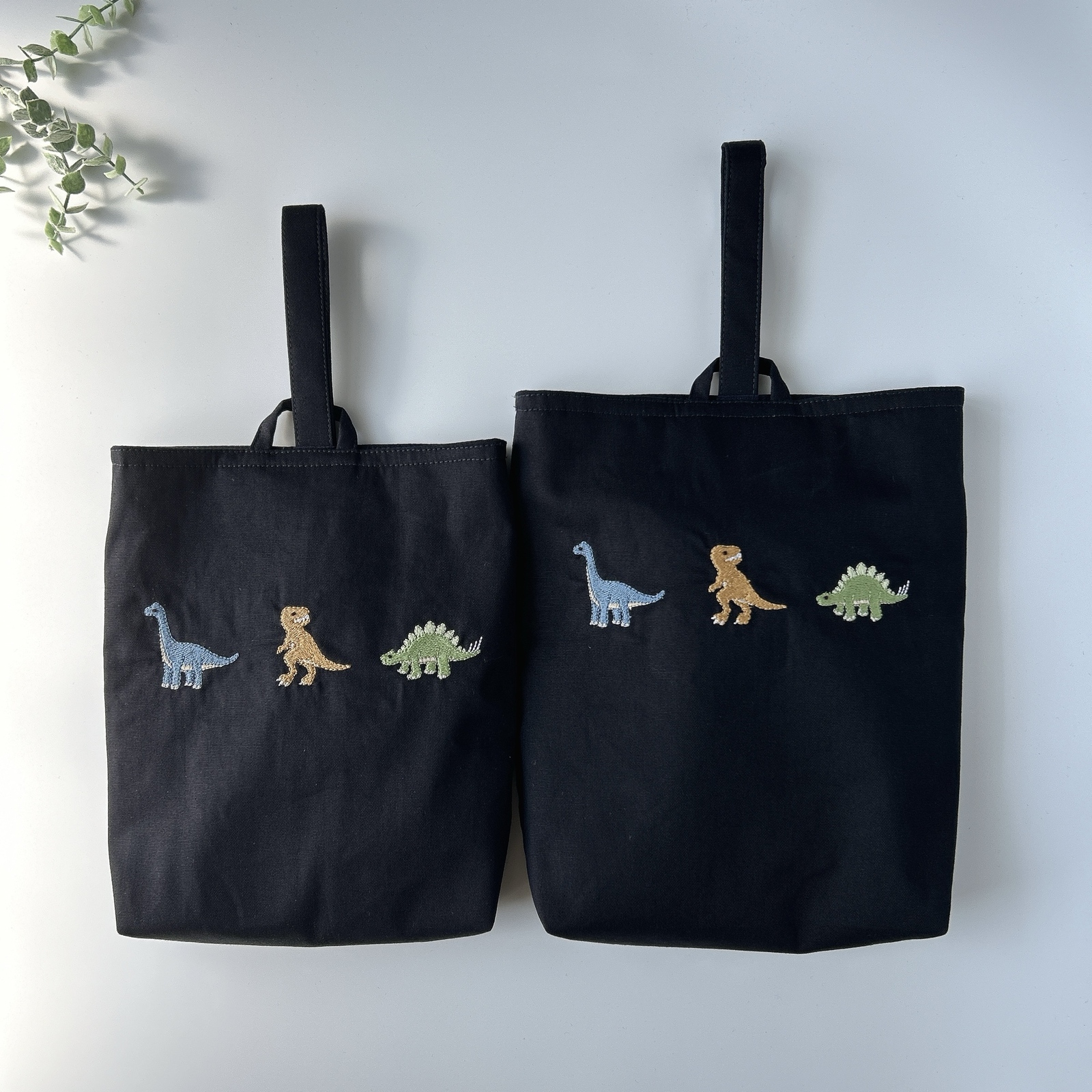 レッスンバッグ上履き入れ✖️2ナップサック　コップ袋　ランチョンマット✖️2恐竜刺繍 Amazon.co.jp: KIYOHARA 男の子 レッスンバッグ 上履き入れ 体操