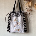 *願いを込めて*秋冬*愛くるしい山の小動物と草花*クロスステッチ*刺繍*巾着型トートバッグ