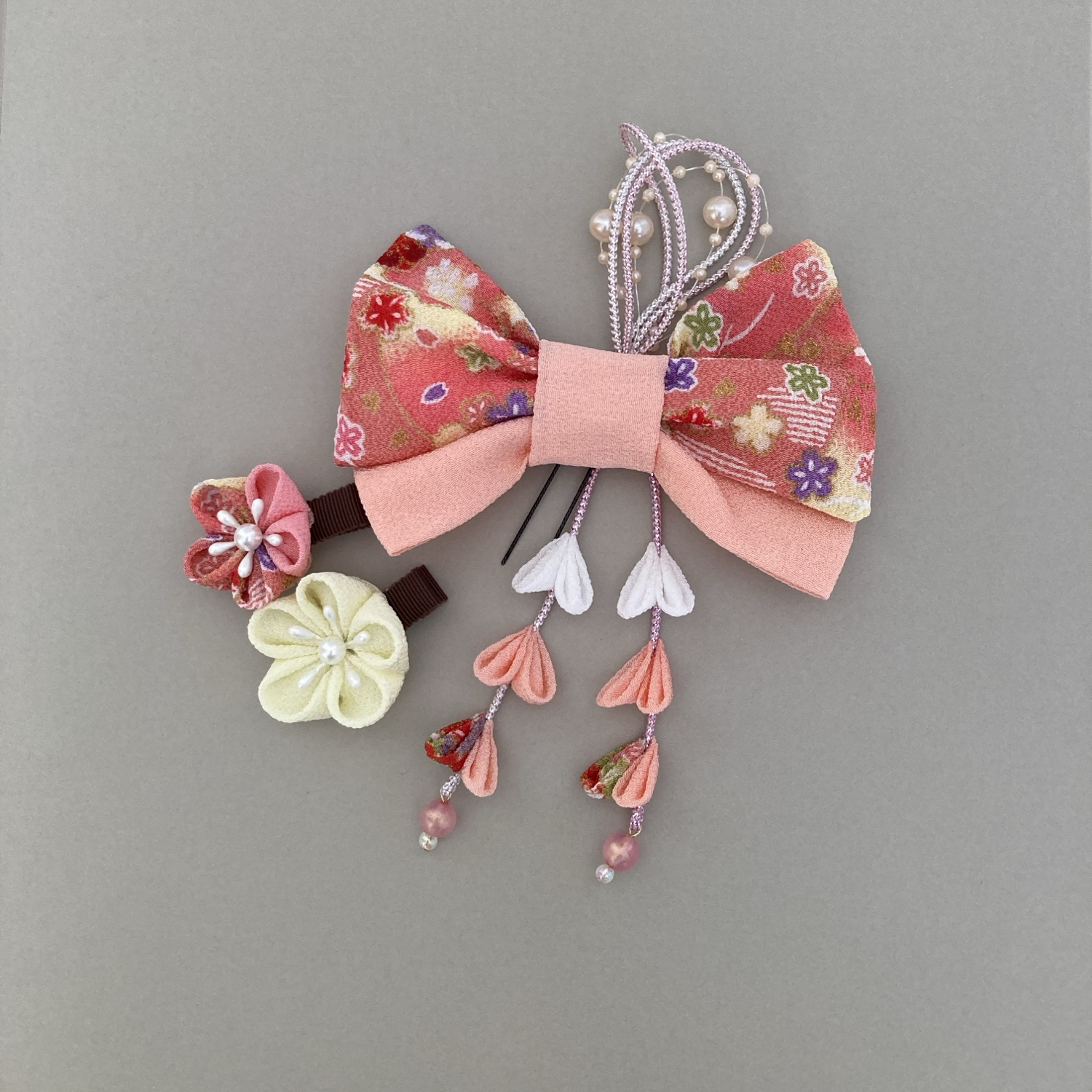 着物リメイク つまみ細工の髪飾り 朱鷺色(ときいろ) - 花清