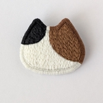刺繍ブローチ✽みけ　Ｂ