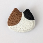 刺繍ブローチ✽みけ　Ｃ