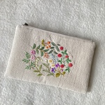 【再販×2】コットンリネンと刺繍の花刺繍のポーチ