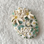 コットンリネンと立体刺繍のホワイトフラワーのヘアゴム orブローチ　