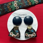 ネイビードイツカボション×チロリアン刺繍リボン✳タッセルピアス､イヤリング✳レトロ アンティーク 韓国 古着 昭和レトロ レトロポップ キッチュ 個性的 80S 刺繍 チロリアン チロル