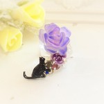紫の薔薇にうっとり猫【猫シリーズ】