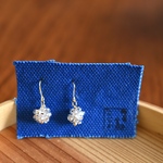 ガラスビーズの金平糖ピアス（シルバー）