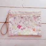 ◇Special Price◇　リバティ　イルマ　縮小柄　ストラップ付きビニコのwファスナー大きなポーチ　31×23㎝　